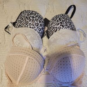 UPDATE 9 VS bras 34DD 2 more added for same price